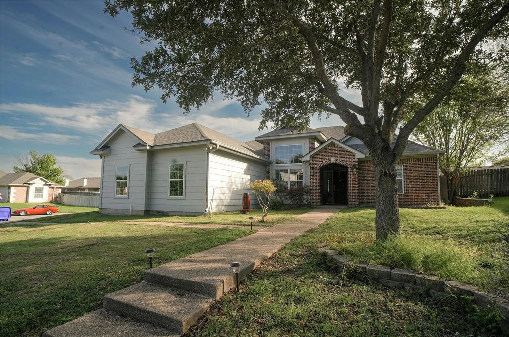10100 Seville Court, Waco