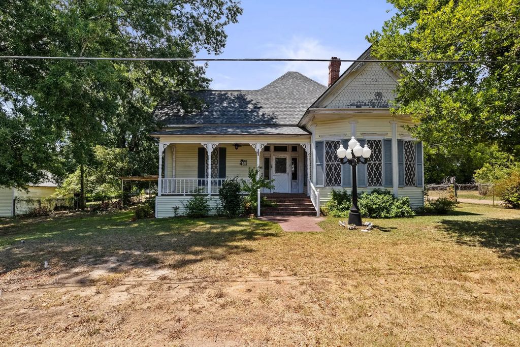 411 Ellis, Hughes Springs