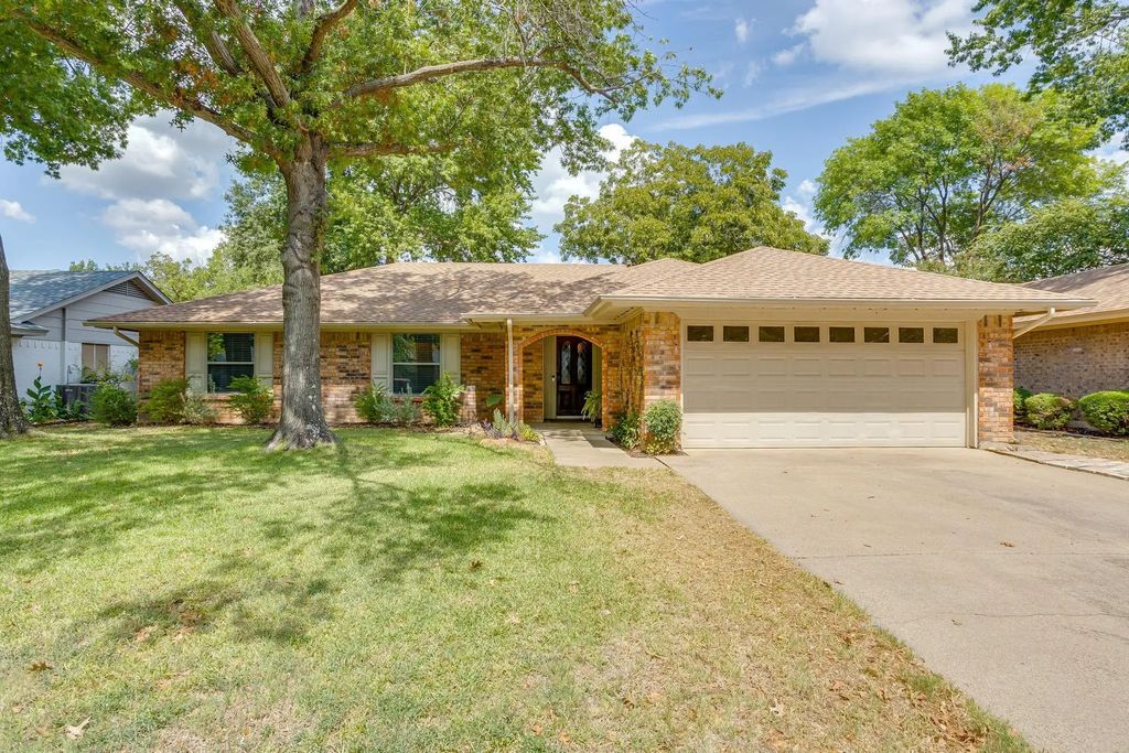 1005 Westminster Lane, Mansfield