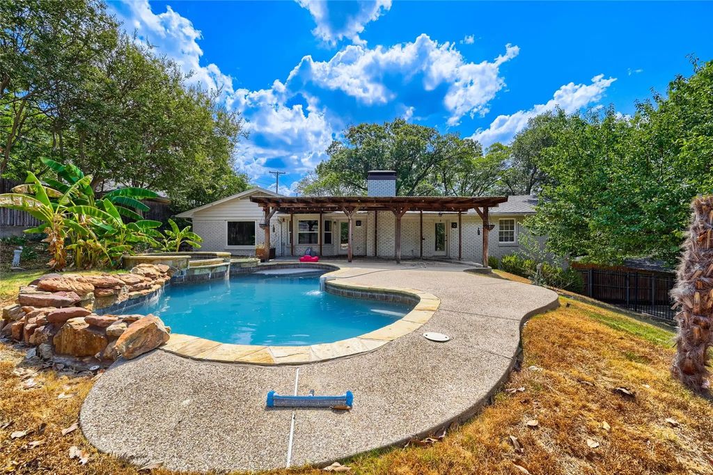 6504 Genoa Road, Fort Worth
