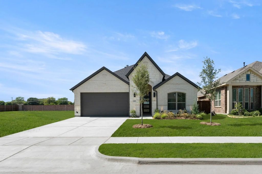 2114 Ash Court, Mansfield