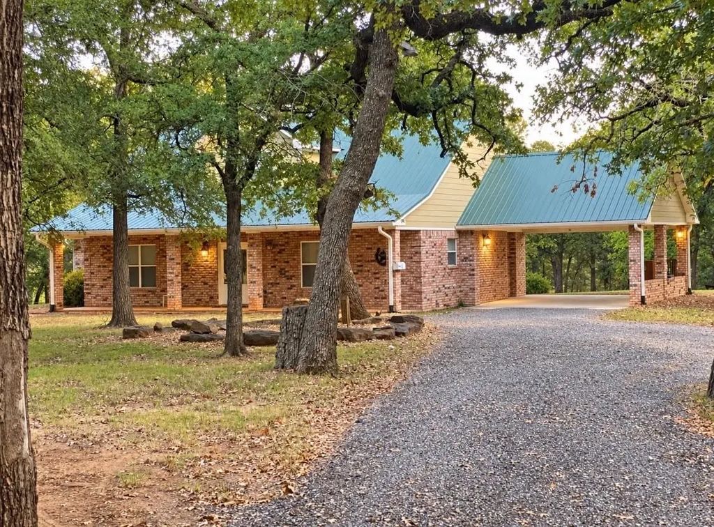 3704 County Road 220, Gainesville