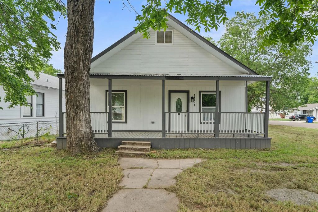 1601 N 11th Street, Waco