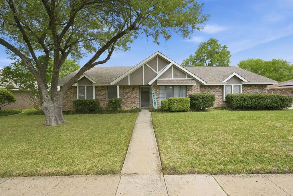 6521 Riviera Drive, North Richland Hills