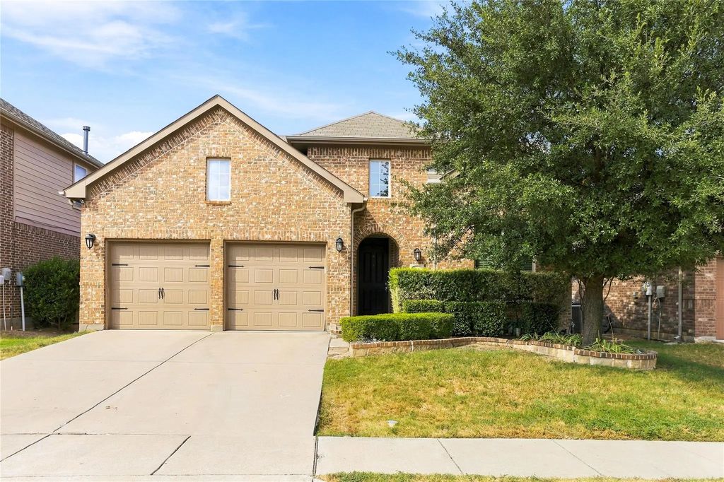 1136 Crest Meadow Drive, Fort Worth