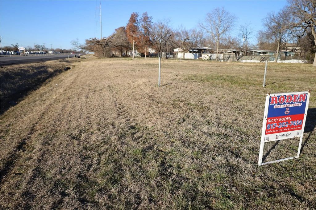 4208 B N Main Street, Cleburne