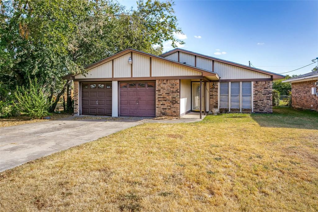 8913 Wilbur Street, White Settlement