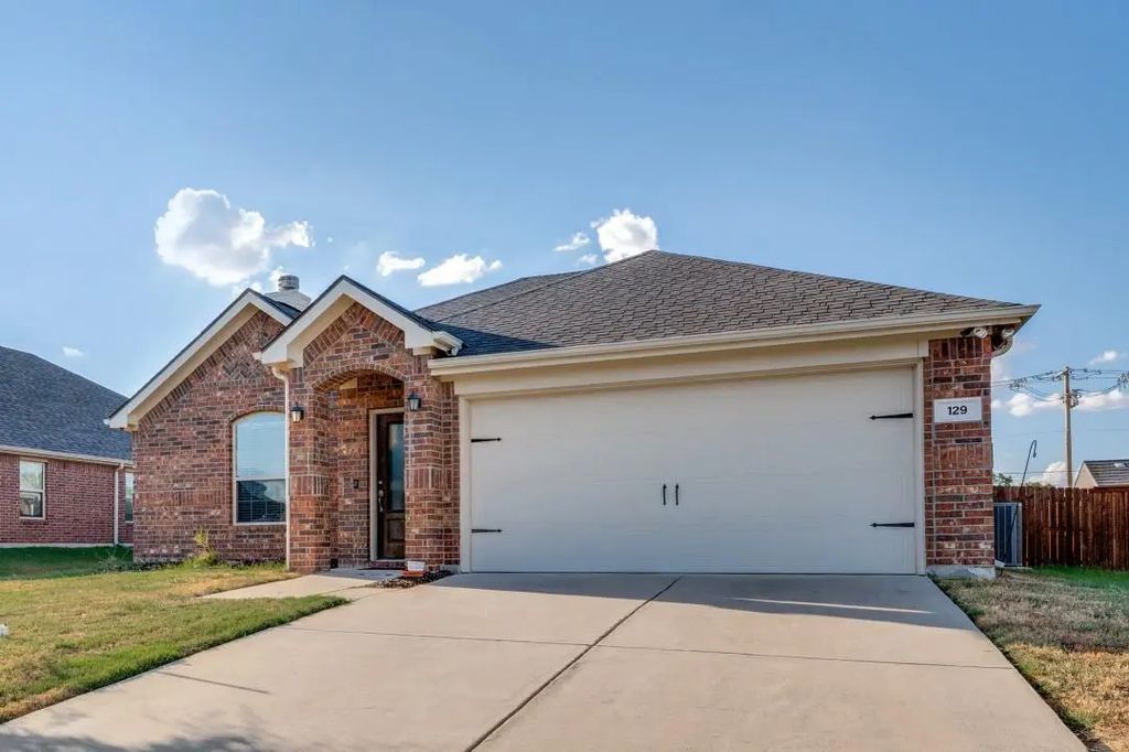 129 Lariat Trail, Waxahachie