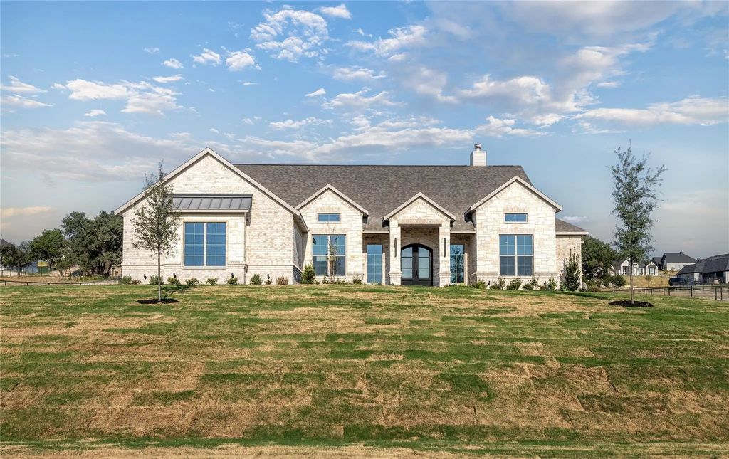 708 Burr Oak Lane, Weatherford