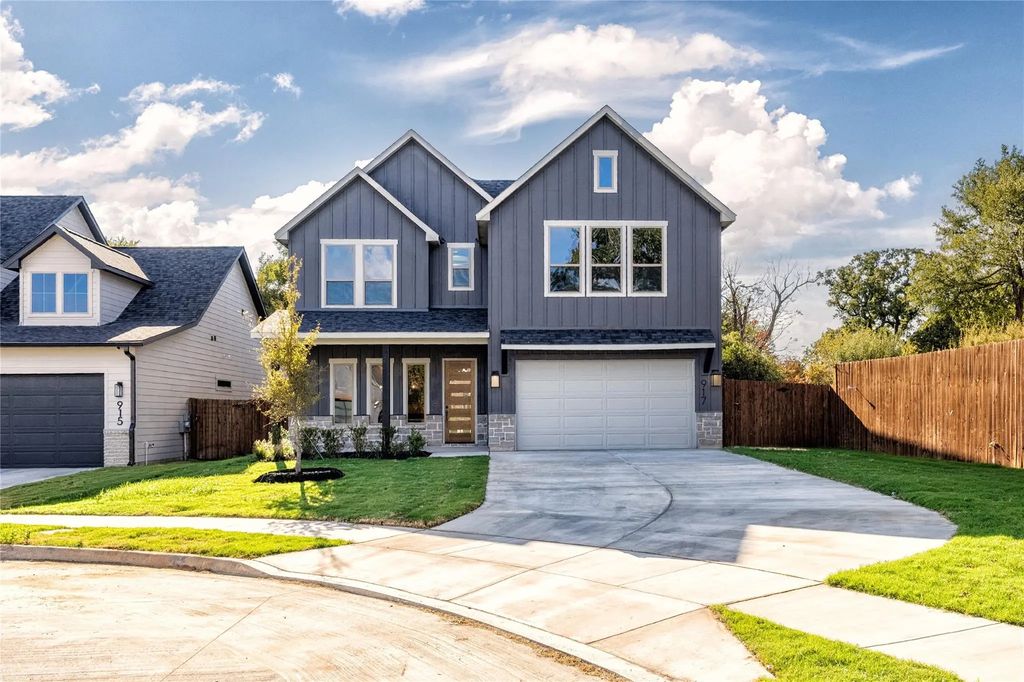 917 Boston Lane, River Oaks