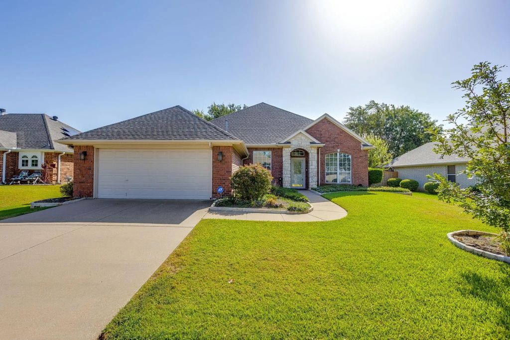 348 Marine Lane, Saginaw