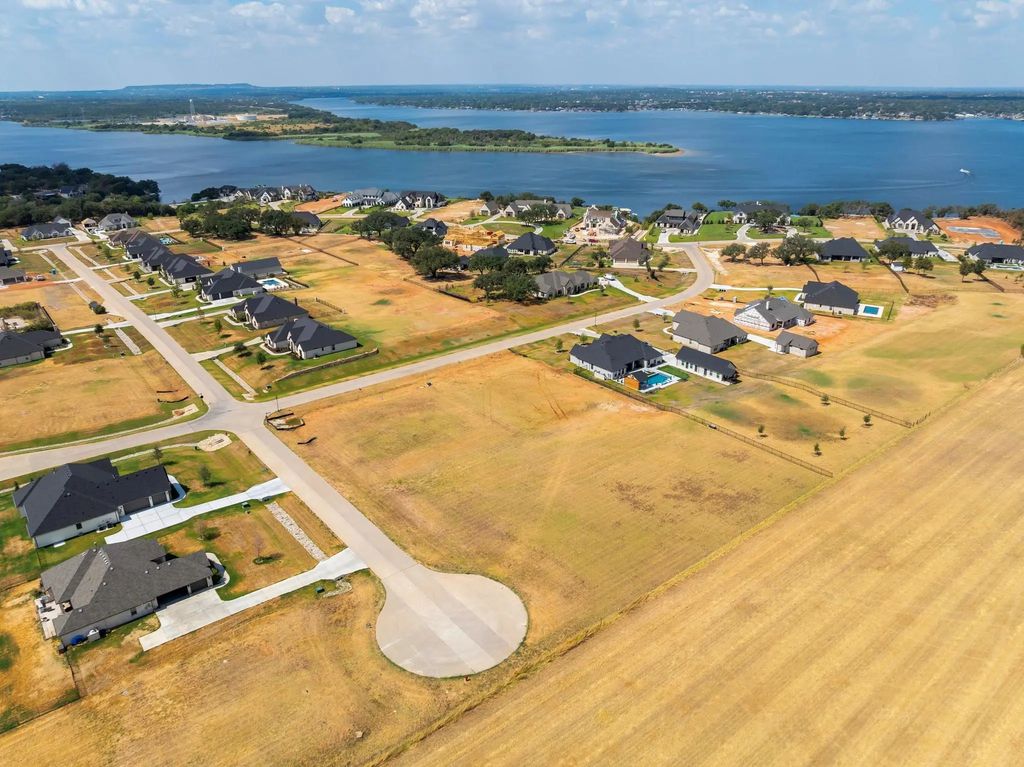 1200 Explorer Lane, Granbury