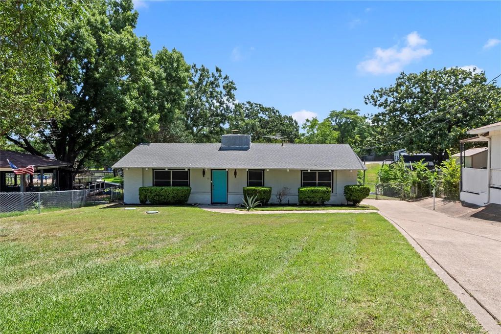 110 Henderson Harbor Circle, Payne Springs
