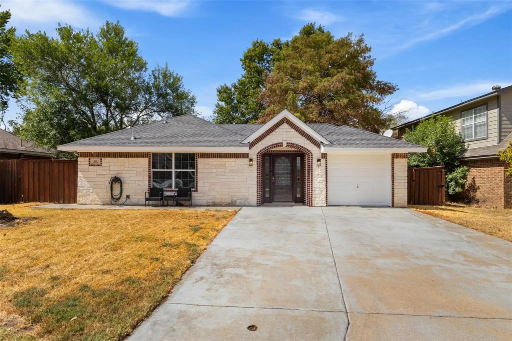 523 Glen Cove Street, Seagoville