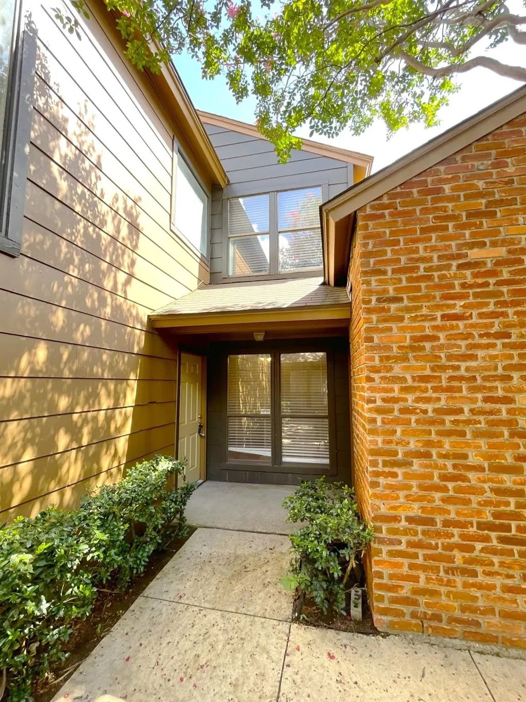 1910 Wilshire Drive, Irving