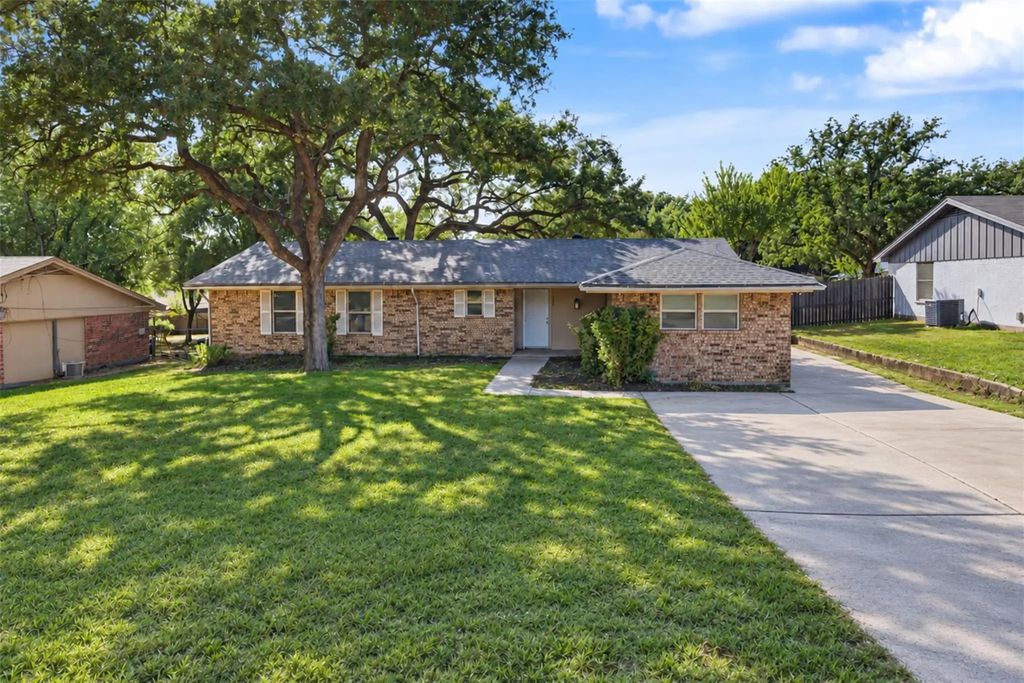 224 Mountain View Drive, Azle