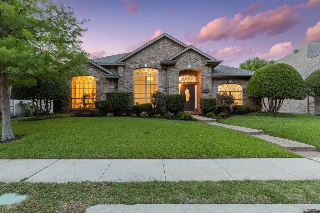 5915 Willow Wood Lane, Dallas