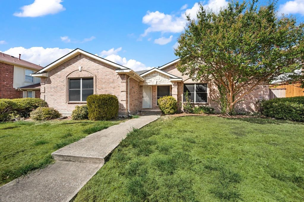 7706 Coral Way, Rowlett