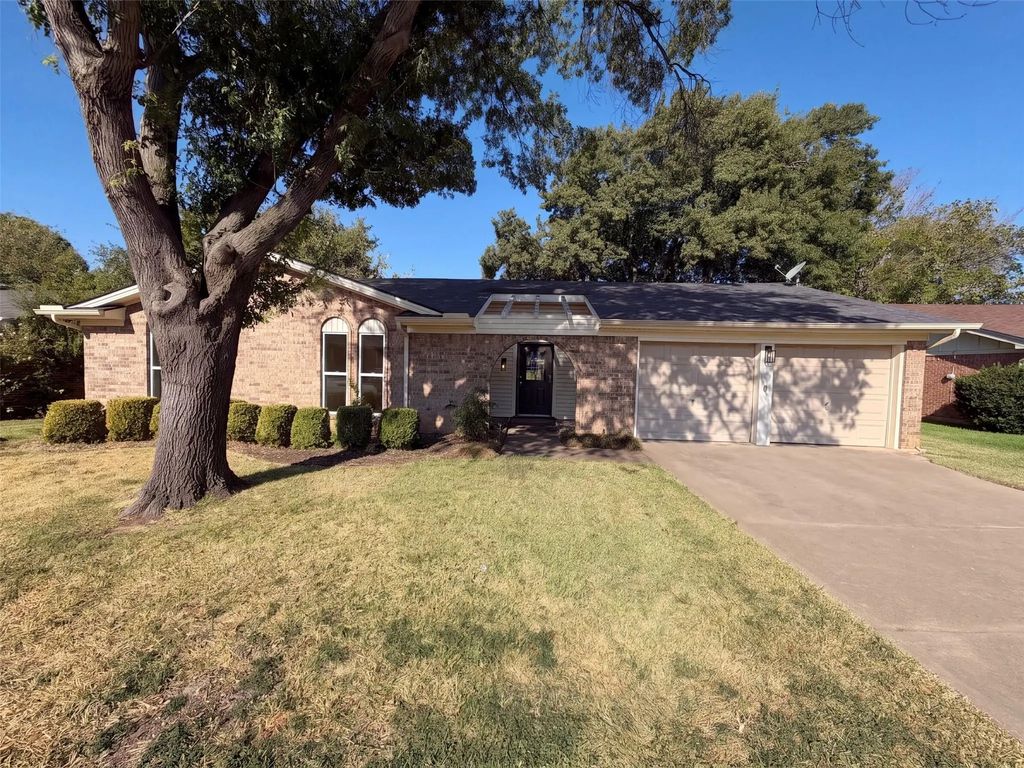 2209 Mountainview Drive, Hurst