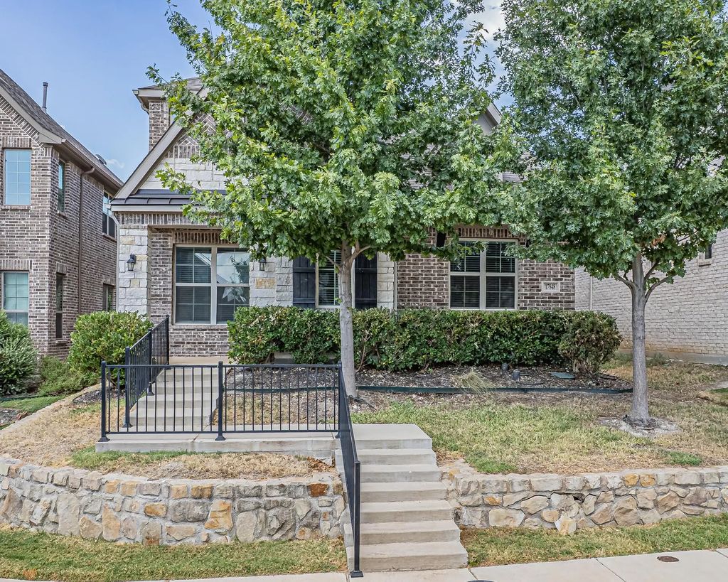 17848 Bottlebrush Drive, Dallas