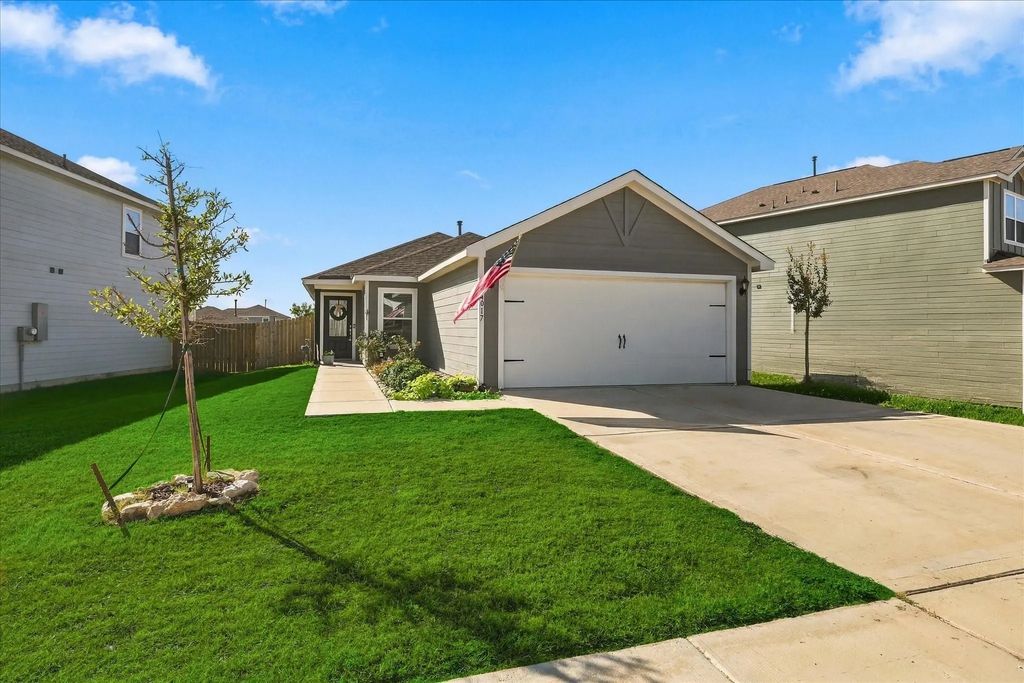 14017 Golden Valley Road, Ponder