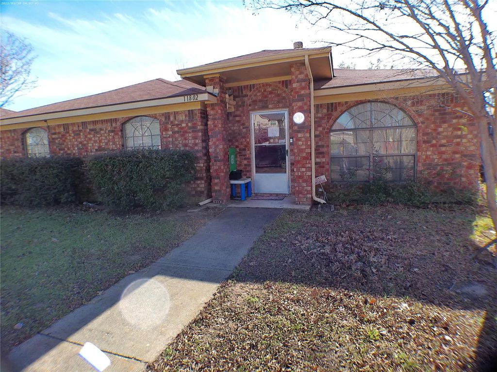 11802 Hickory Garden Drive, Balch Springs