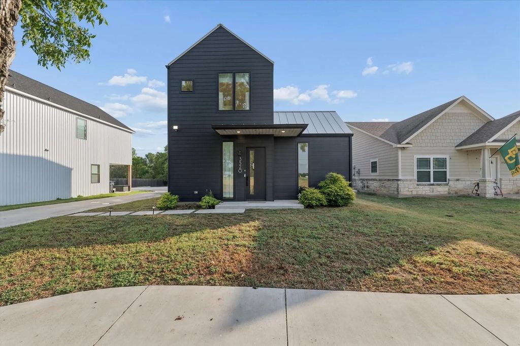 3520 S 4th, Waco