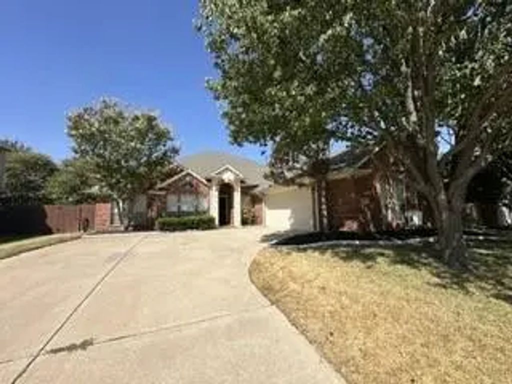 10717 Elmhurst Lane, Fort Worth