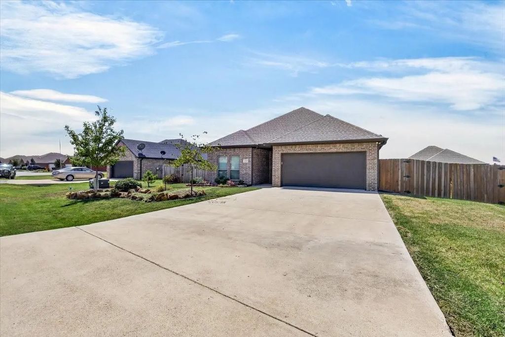 2112 Cole Street, Mabank