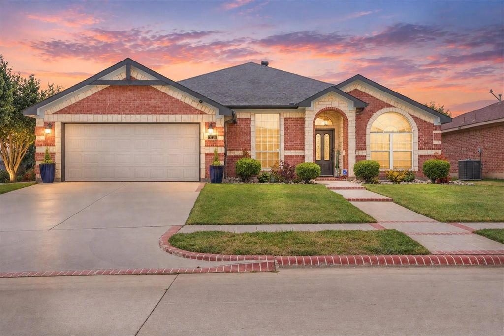 7112 Snowy Owl Street, Arlington