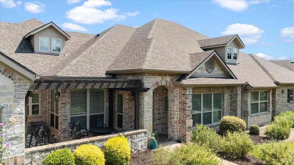 5695 Hummingbird Lane, Fairview