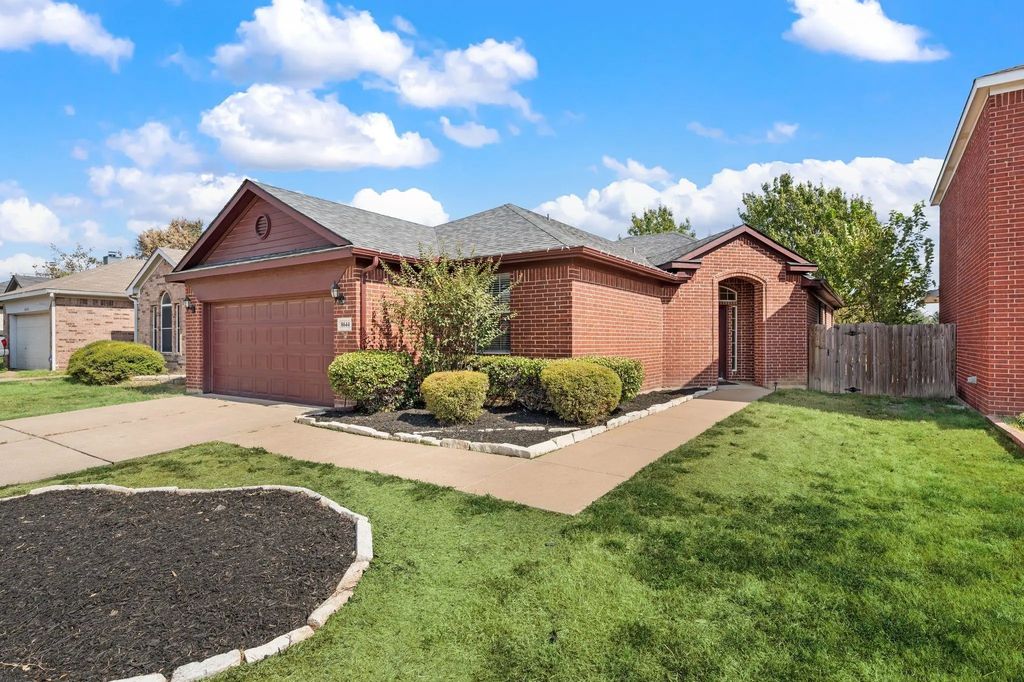 8644 Arcadia Park Drive, Fort Worth