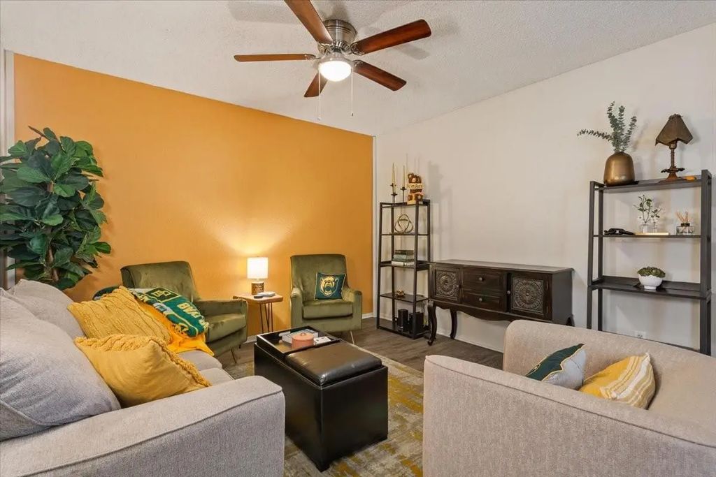 1214 Baylor Avenue 202, Waco