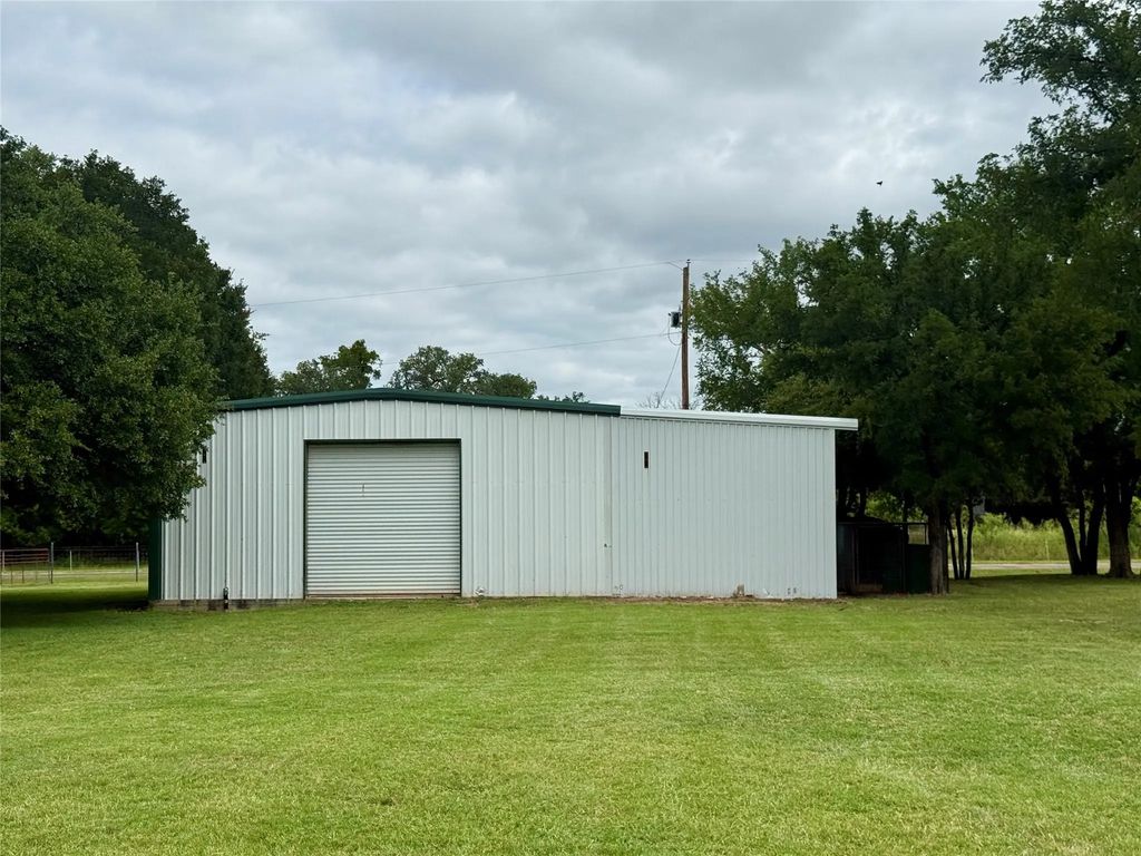 3500 Rhodes Road, Brownwood