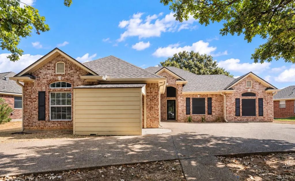 10124 Cougar Ridge Parkway, Waco
