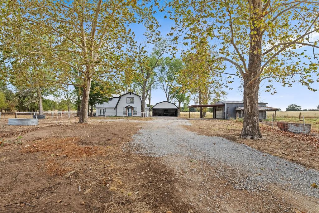 666 County Road 2445, Decatur