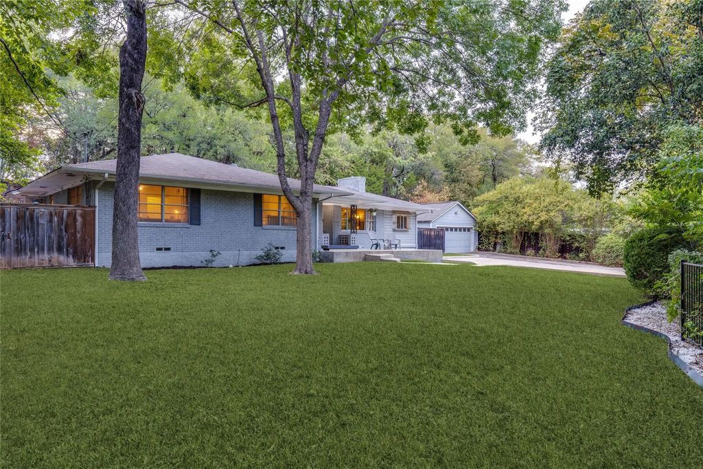 737 N Hampton Road, Dallas