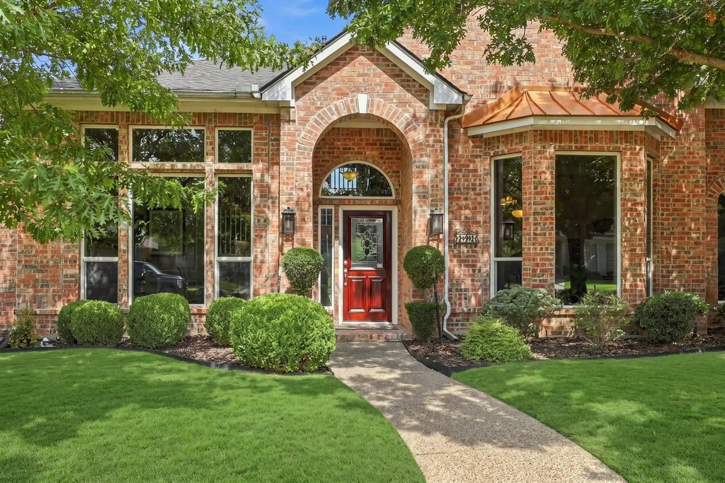 942 Village Parkway, Coppell