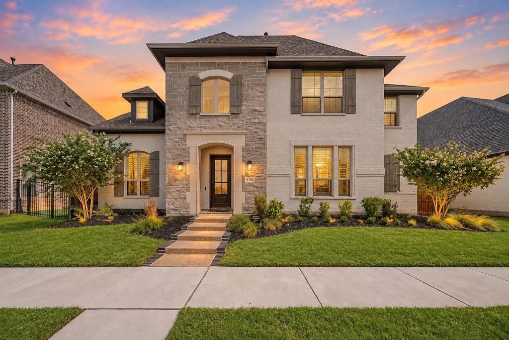 1703 Silver Marten Trail, Arlington