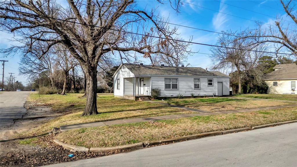901 Johnson Street, Terrell