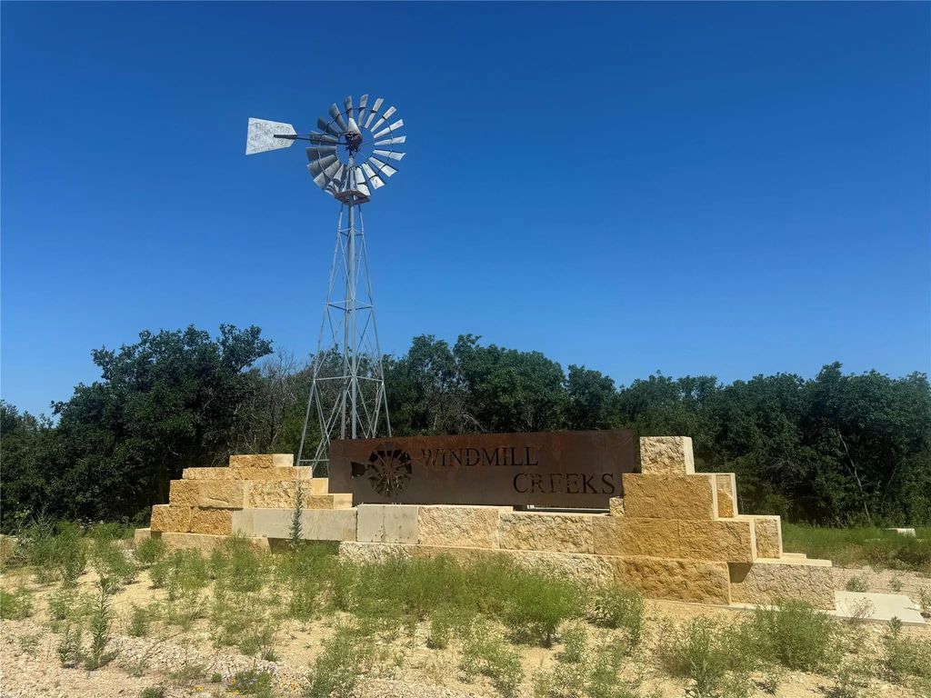 400 Wind Pump Alley, Weatherford
