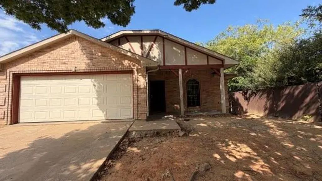 623 Moss Rose Court, Dallas