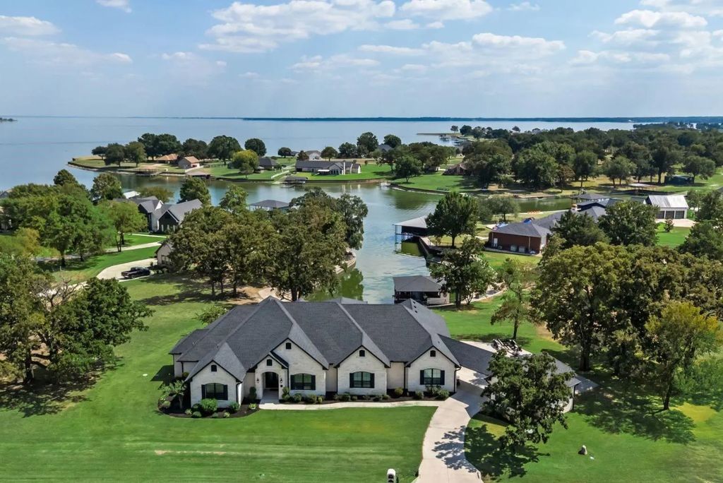 218 White Rock Road, Corsicana