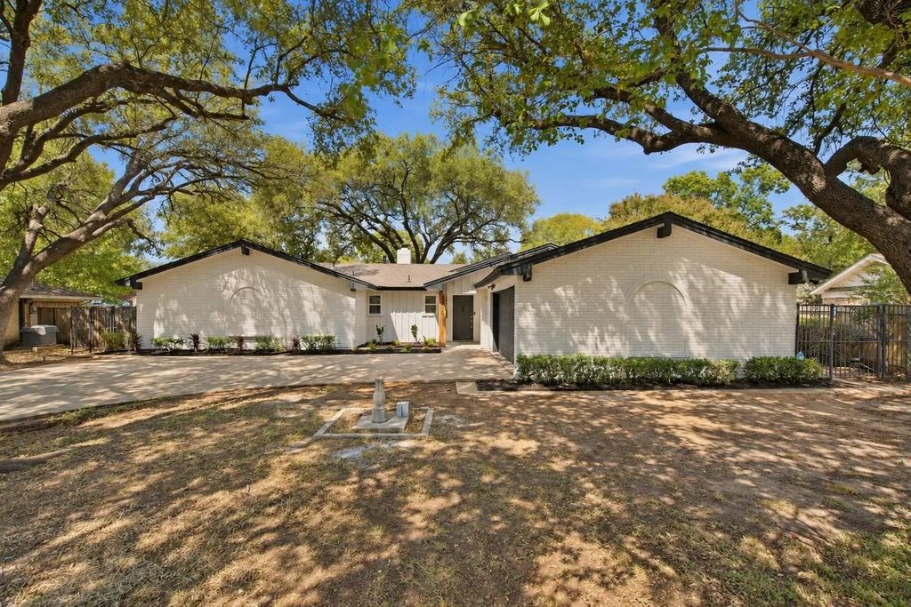 4905 Rock River Drive, Fort Worth
