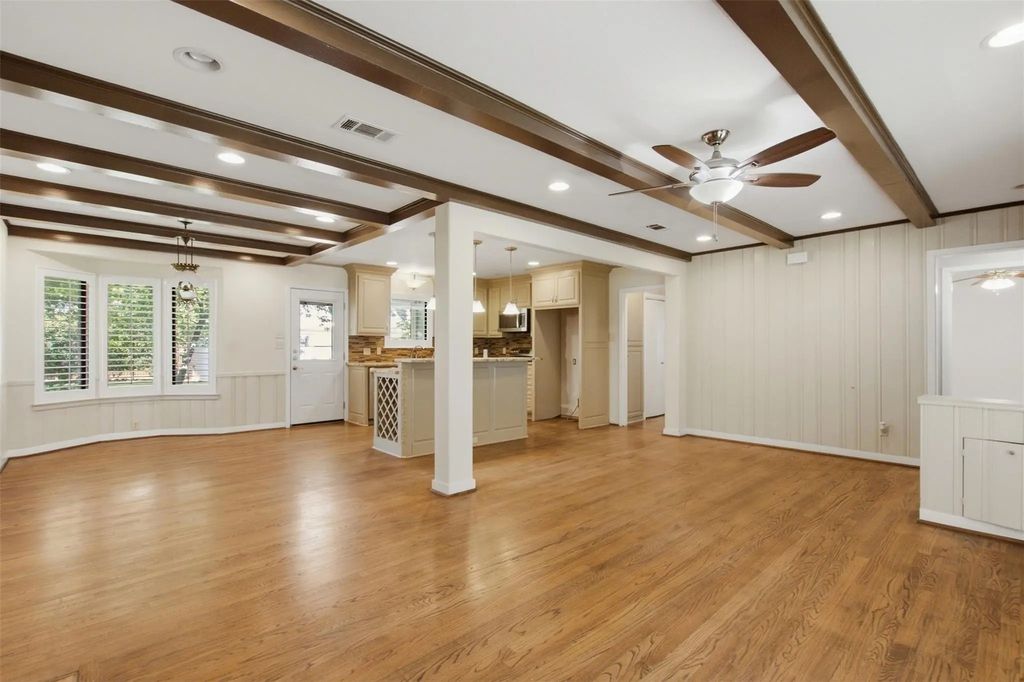 6445 Glennox Lane, Dallas