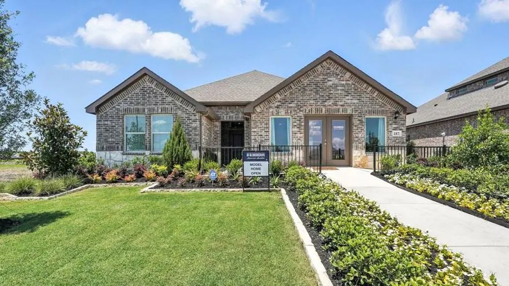 187 Charismatic Road, Waxahachie