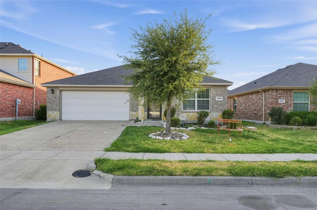 2316 Pontotoc Drive, Forney