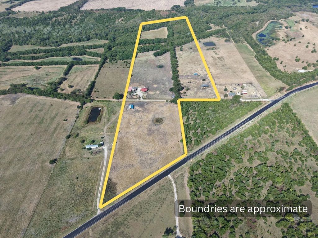 7580 County Road 4807, Ladonia