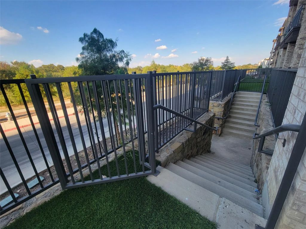 2700 Old Denton Road 1032, Carrollton