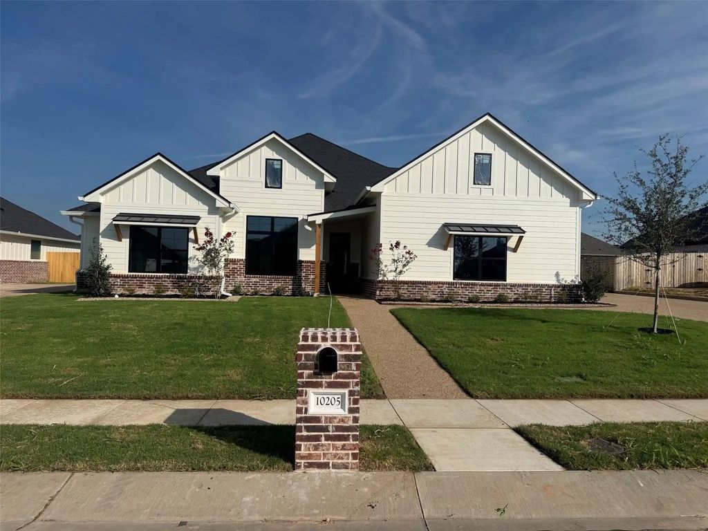 10205 Charmwood Drive, Waco